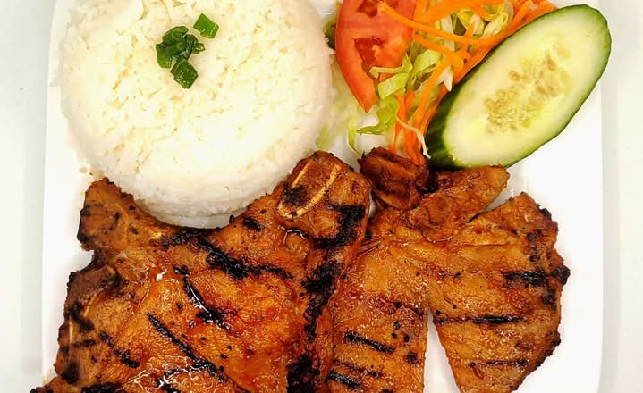 B5. Bun Thit Nuong Cha Gio 烤豬肉，春巻檬